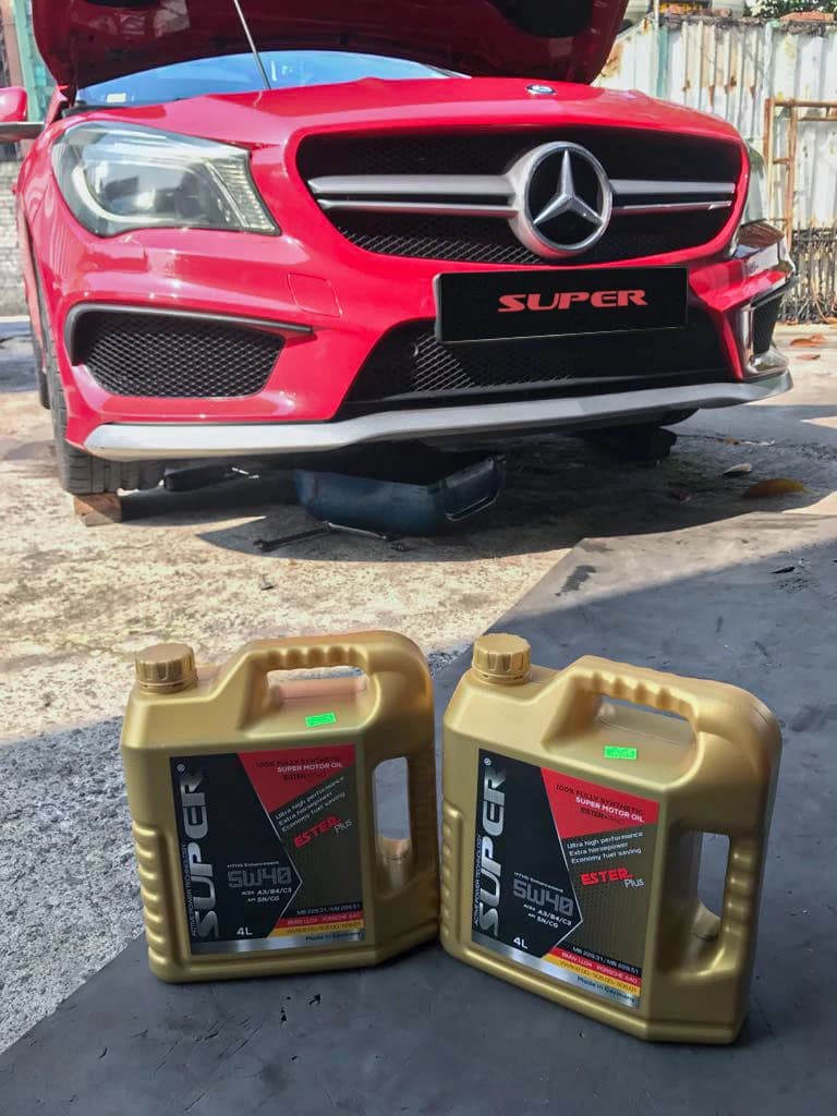 Mercedes-AMG GLA 45 X156 exterior Red