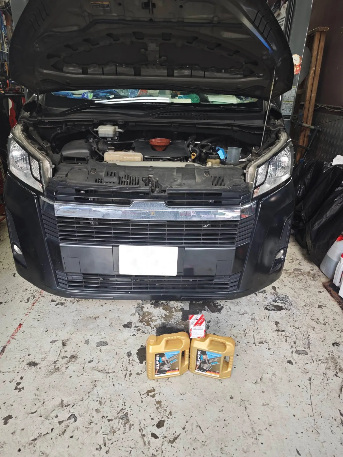 Toyota Hiace H300 1GD-FTV with SuperNano